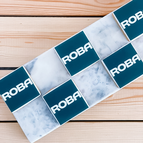 Hoe Roba Metals logo koeken gebruikte als opvallende give-away op een jobbeurs