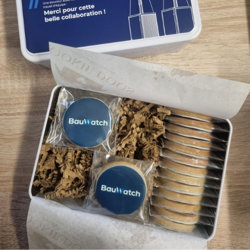 Gepersonaliseerde koekblik met bedrukte koeken